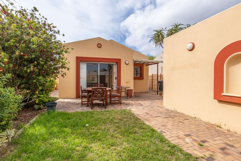 To Let 3 Bedroom Property for Rent in Kirstenhof Western Cape
